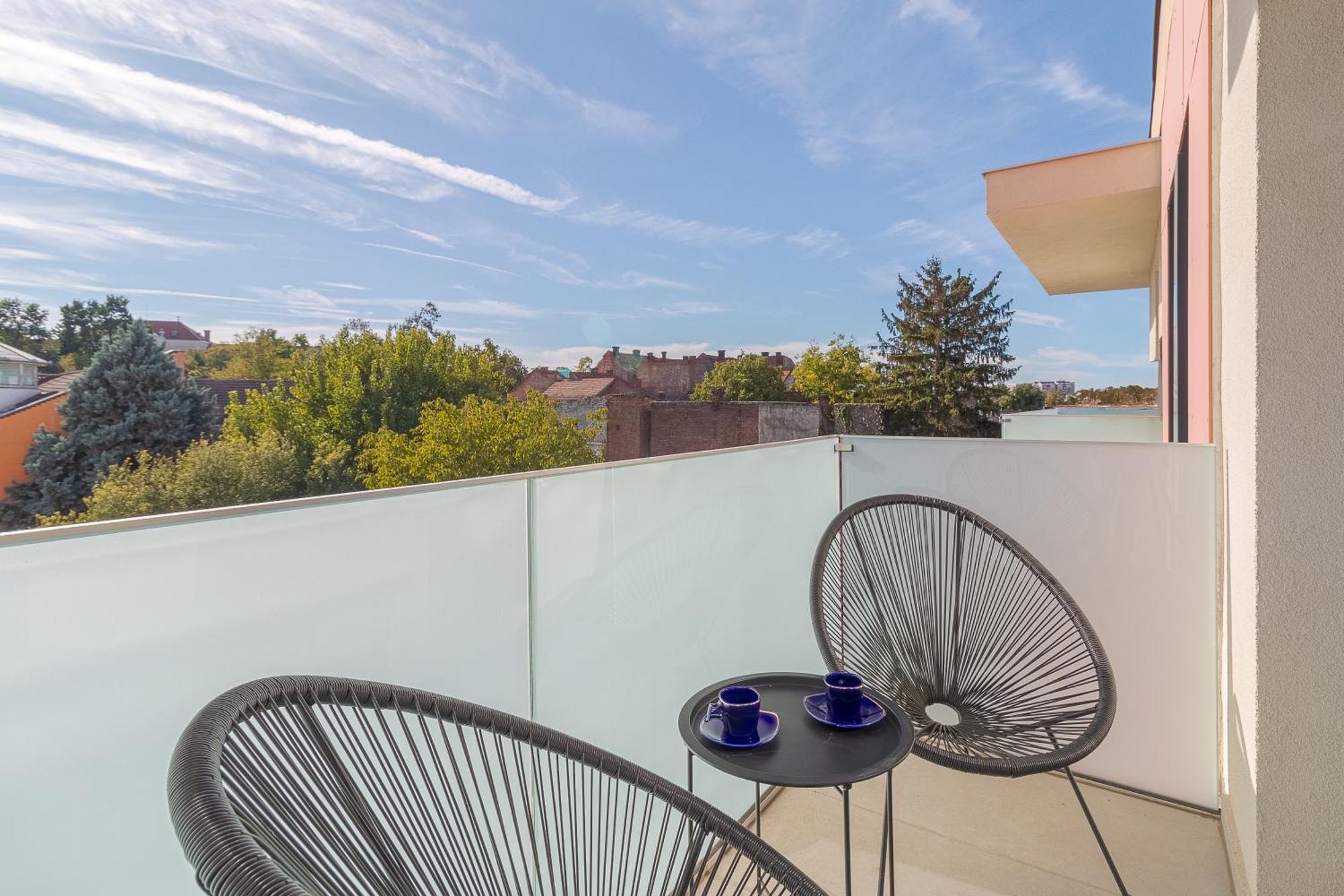 Prime Retreat Near Piata Unirii Apartment Oradea Exterior foto